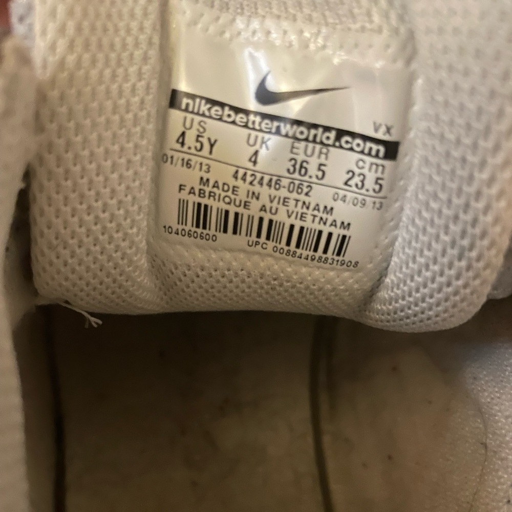 Nikes - Picture 3 of 3
